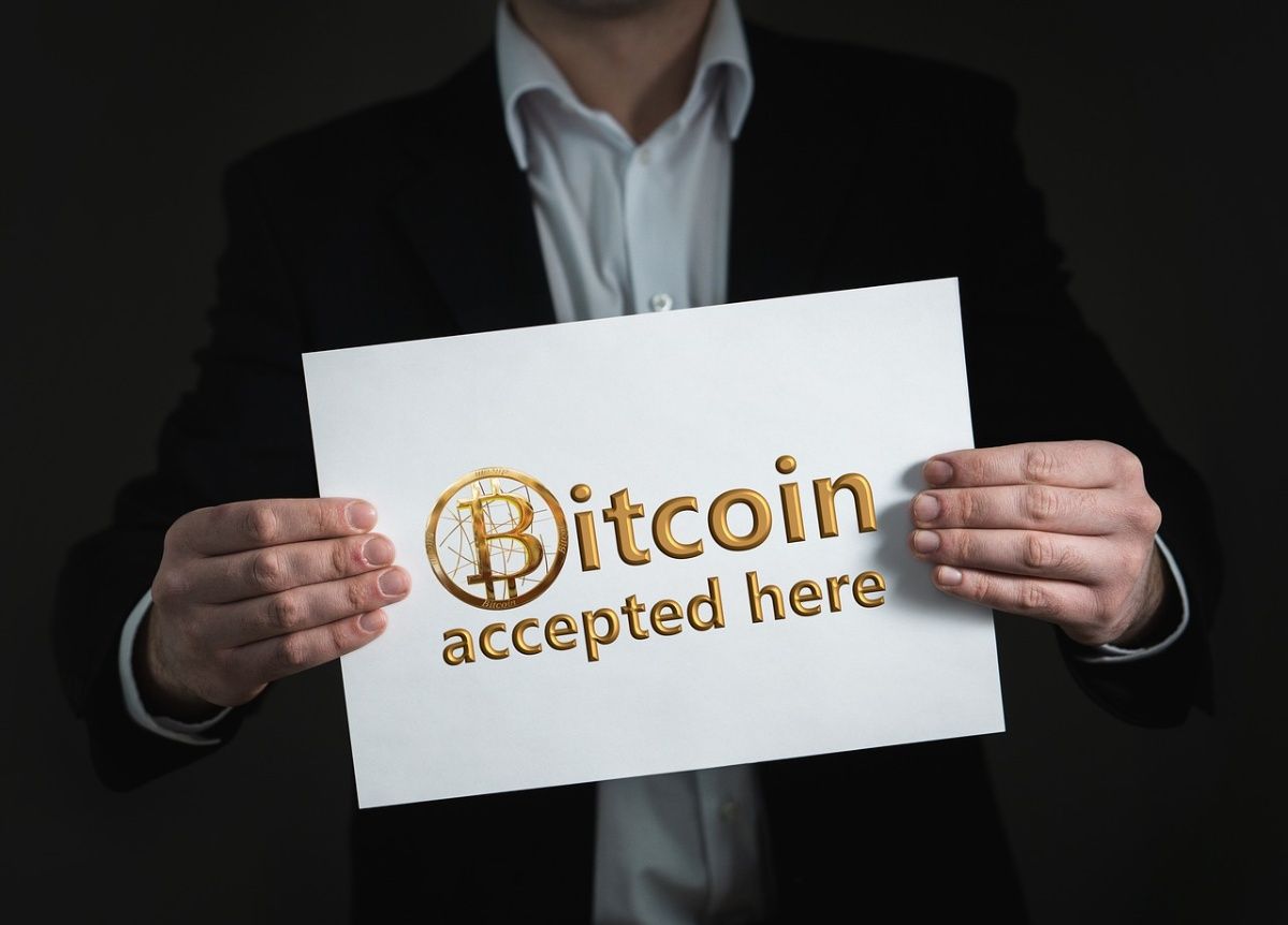 who accepts bitcoin as payment