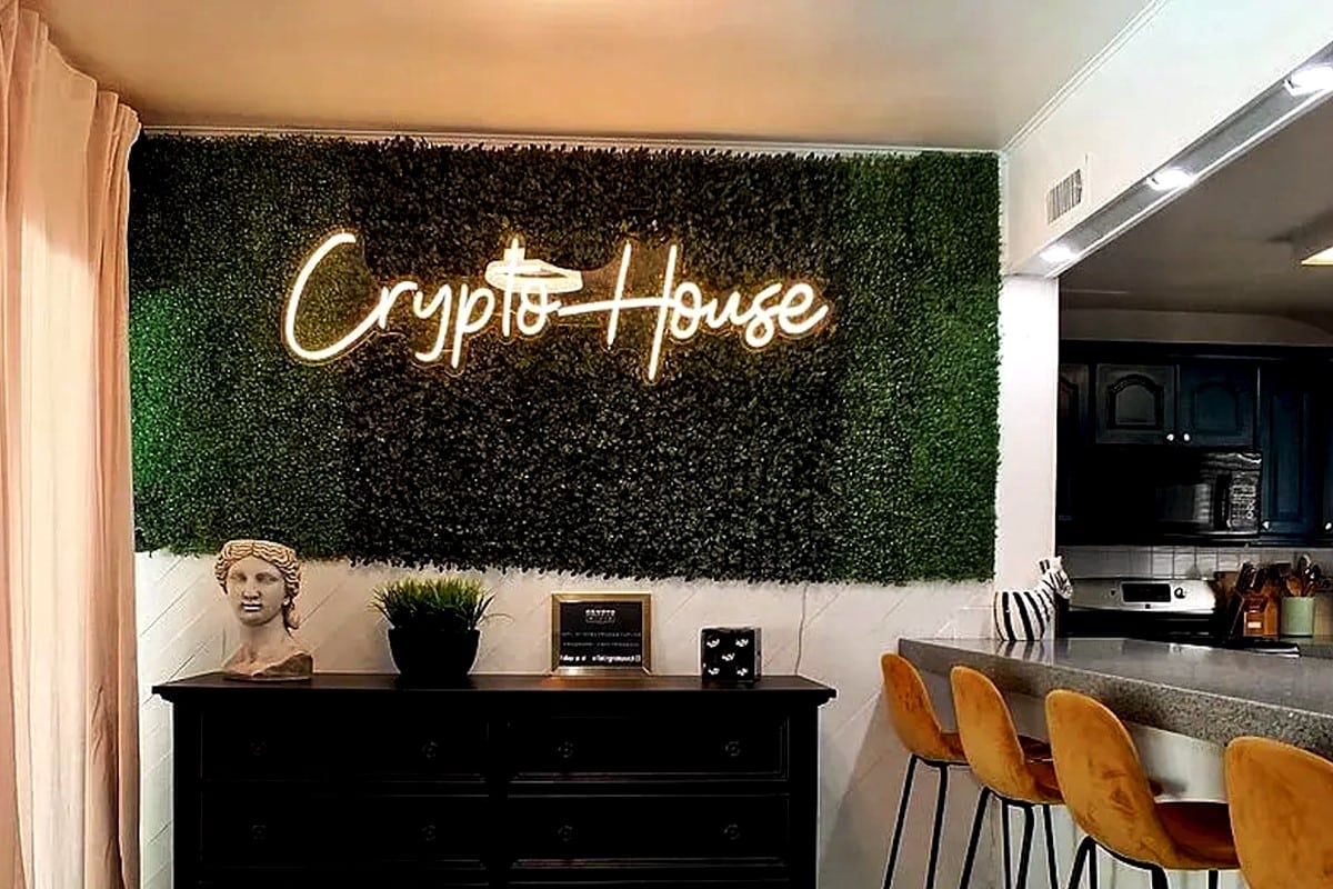 CrytpoHouse