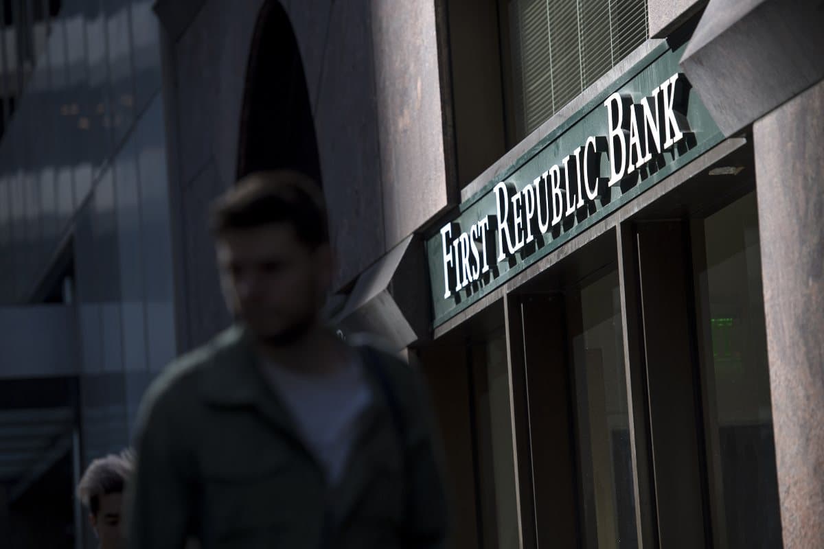 Bitcoin Price To Hit $35000 As First Republic Starts Second Wave Of Banking Crisis
