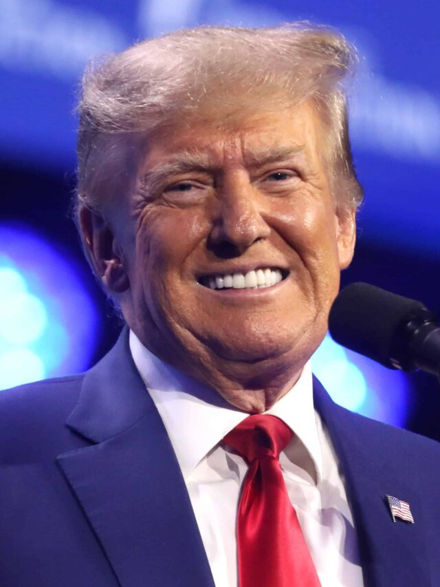 Donald_Trump_(53066688047)_(cropped) (1)
