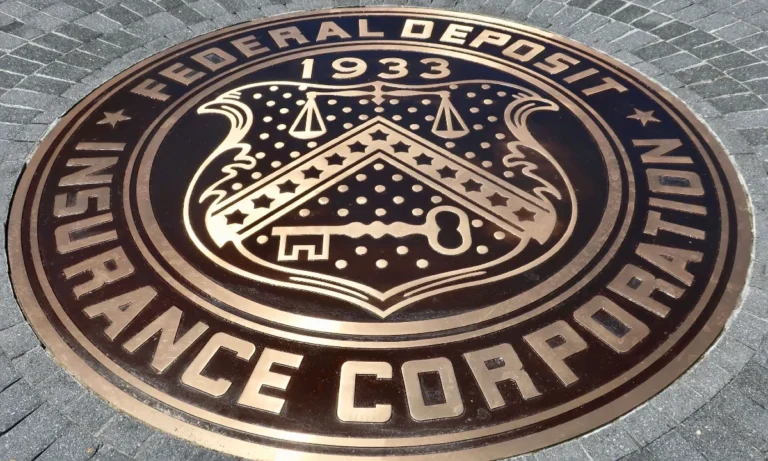 Coinbase CLO Slams FDIC For Trying to "Kill BTC Transactions"