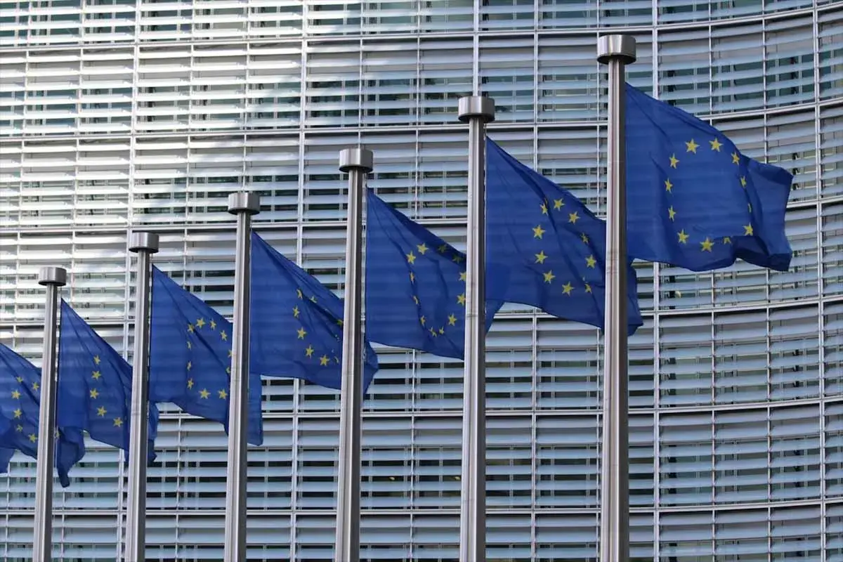 Crypto Giants Gemini and Coinbase Move Closer to EU Licenses as Regulatory Tensions Rise