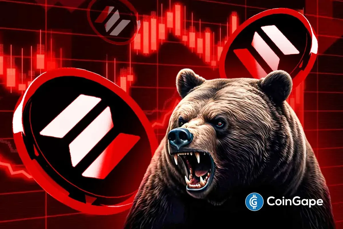 Solana price shows bearish pressure as analysts note market breakdown during derivatives slowdown.